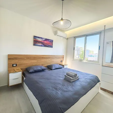 Riviera Star Retreat I72 * Dıraç